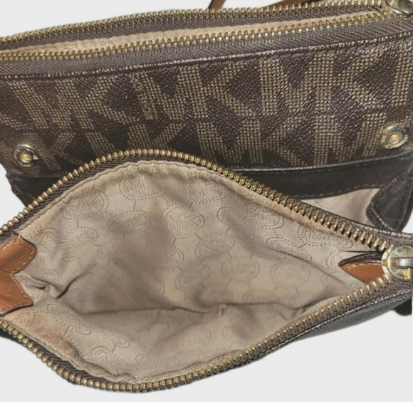 Michael Kors MK Signature Crossbody Bag Purse - Picture 8 of 13